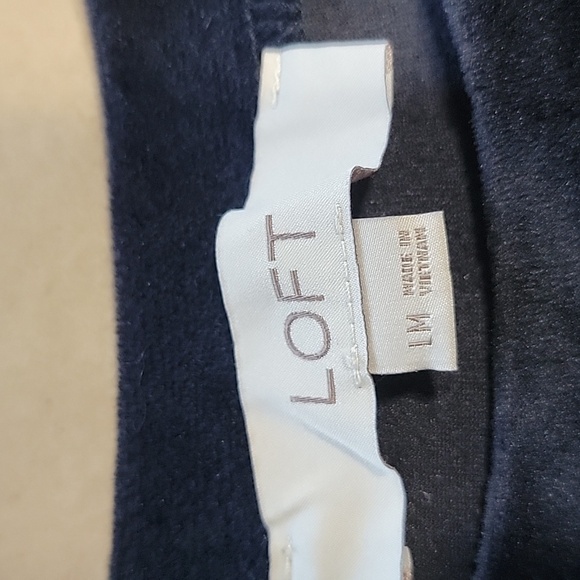 LOFT Size LM Navy Blue Velour Pullover Long Sleeve Top, Gently Used Condition - Picture 10 of 12